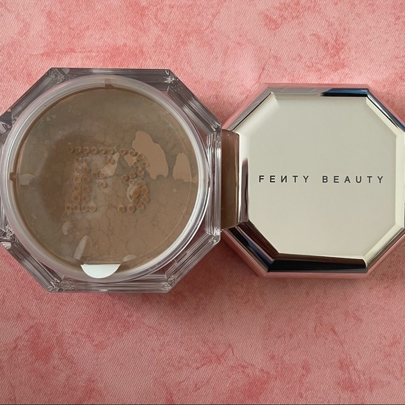 Fenty Beauty Setting Powder - Picture 2 of 2